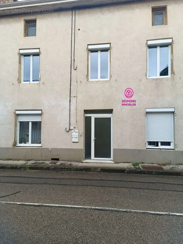 Välivaade - Renovated Flat with Amenity Space in Jarcieu