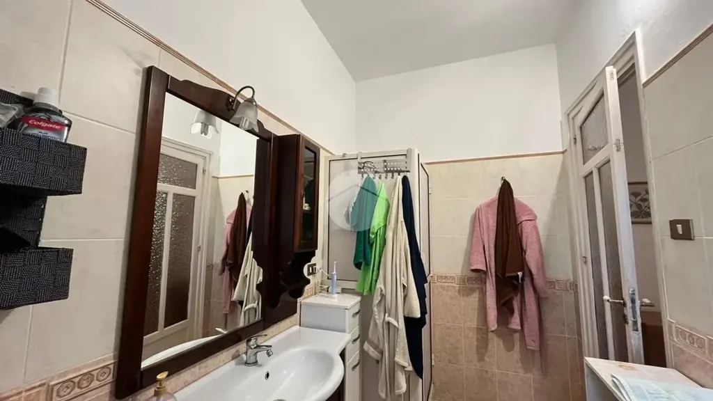 Salles de bain - Quadrilocale with Panoramic View in Palermo