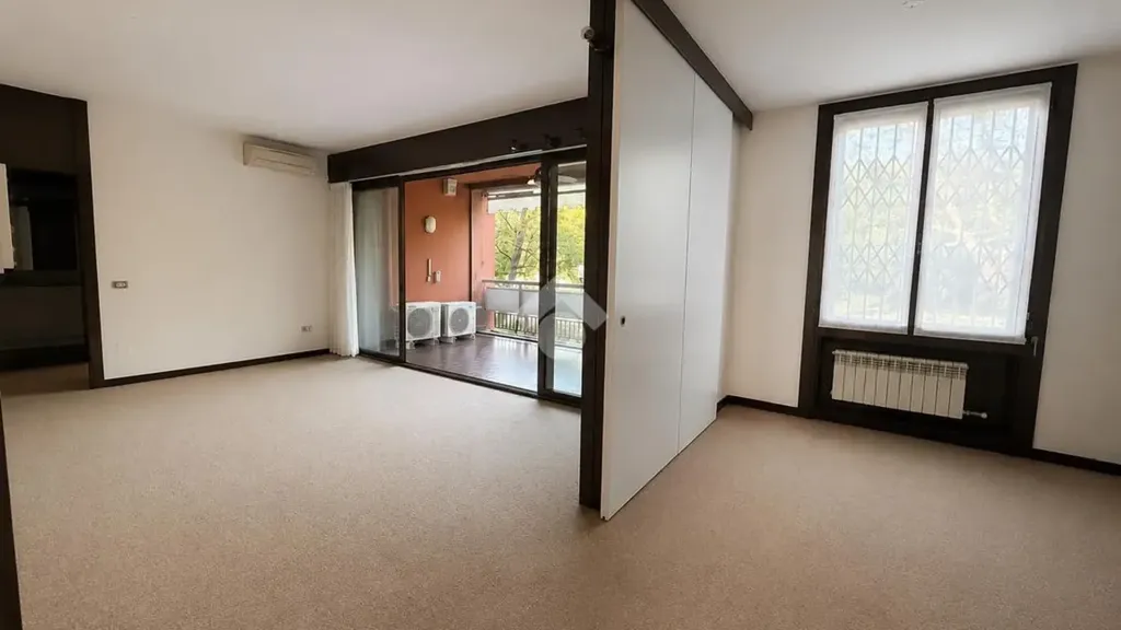 Chambres - Apartment with Three Entrances in Basiglio