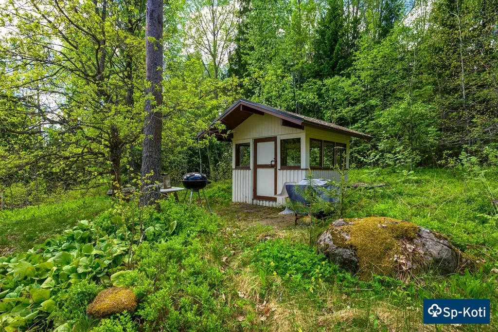 Jardin - Cottage with Sauna in Forested Area