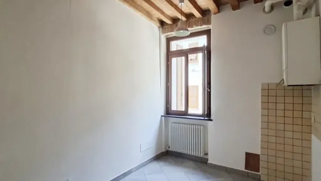 Pièces - Terraced House with Stone Features in Parma