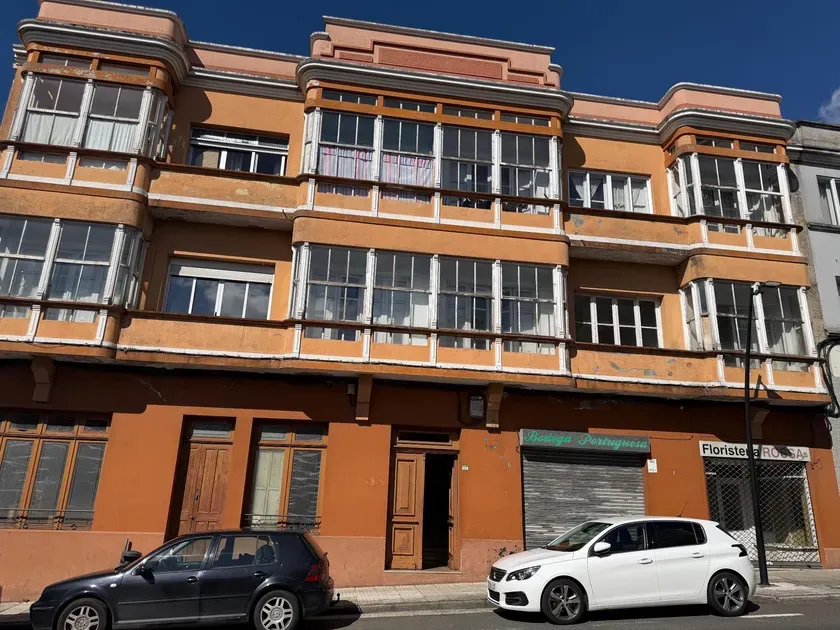 Extérieur - Development Opportunity with Three Urban Plots in Lalín