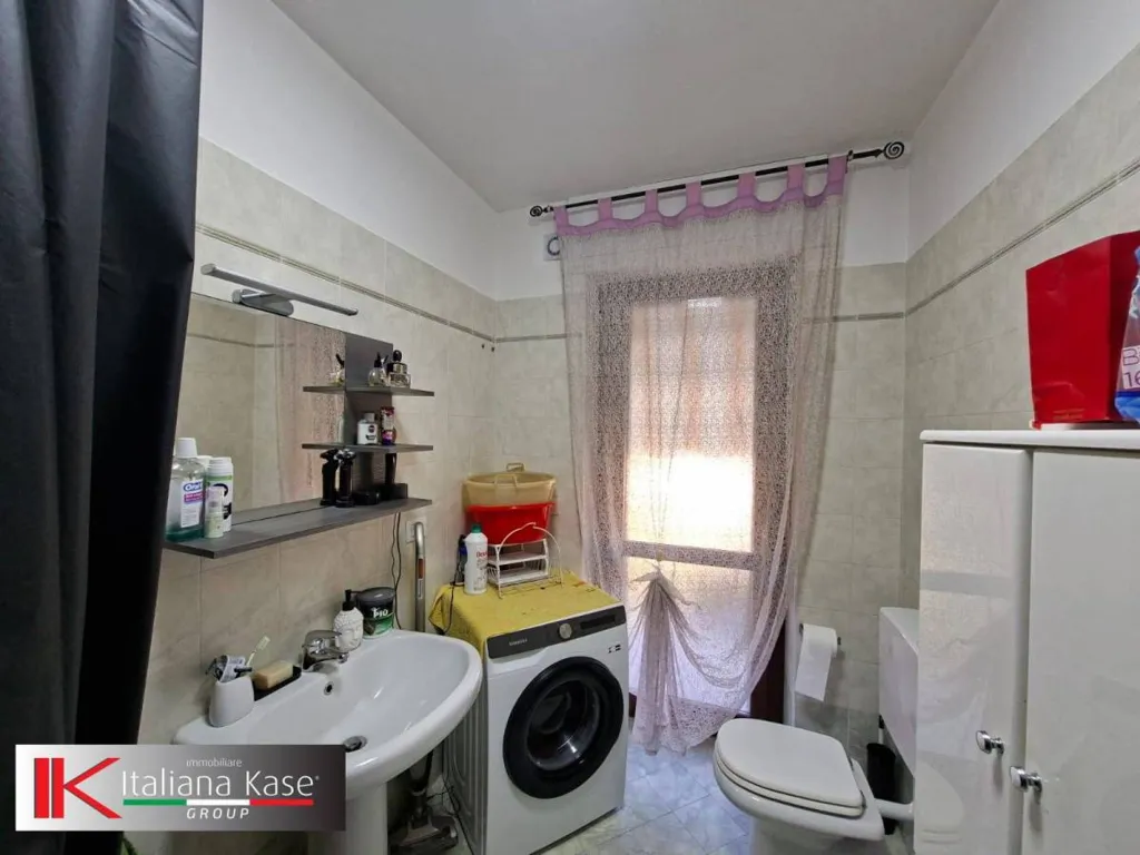 Bathrooms - Spacious Apartment with Terrace in Montalenghe