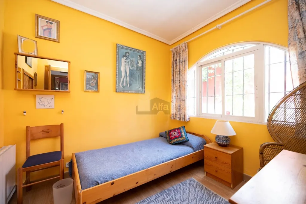 Magamistoad - Detached House with Development Potential in Arturo Soria