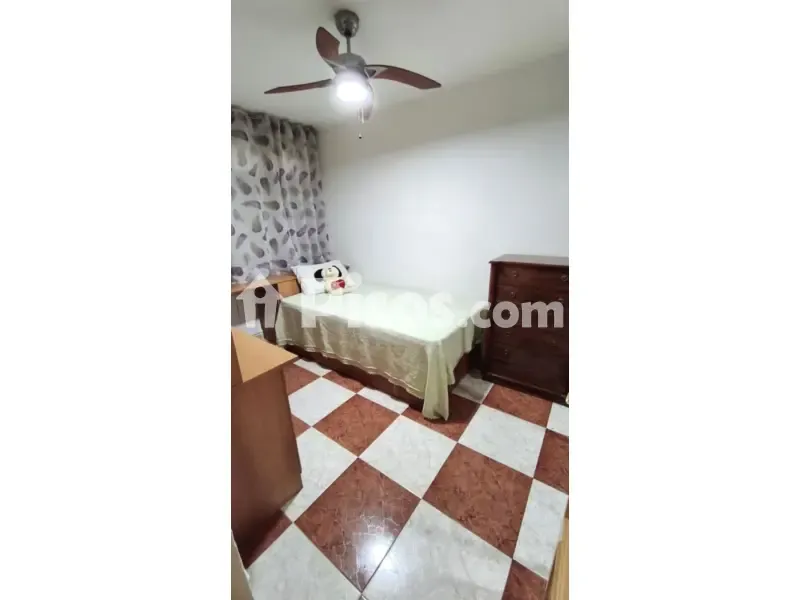 Chambres - Semi-Basement Flat with Patio in Madrid
