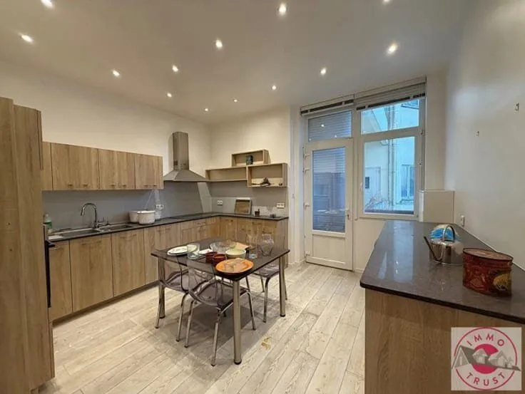 3 magamistoaga korter asukohas Brussels