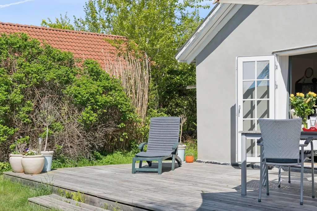 Terrasse - Modernised Summerhouse with Terraces in Otterup