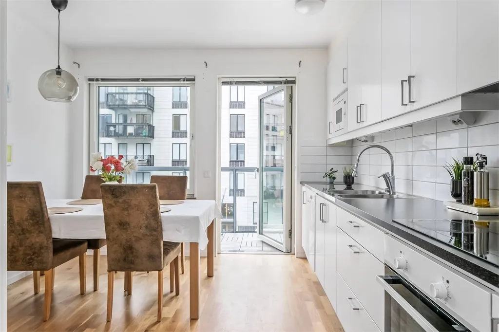 Salle à manger - Apartment with Two Balconies in Barkarby