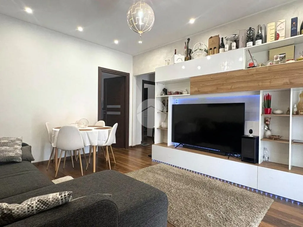 Elutuba - Rustic-Style Apartment with Balcony in Torino