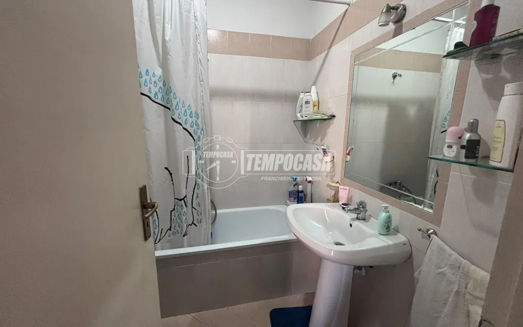Bagni - Quadrilocale with Private Courtyard in Naples