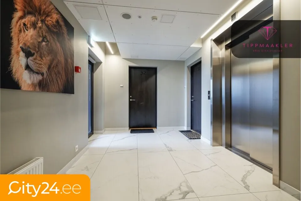hallway_entrance