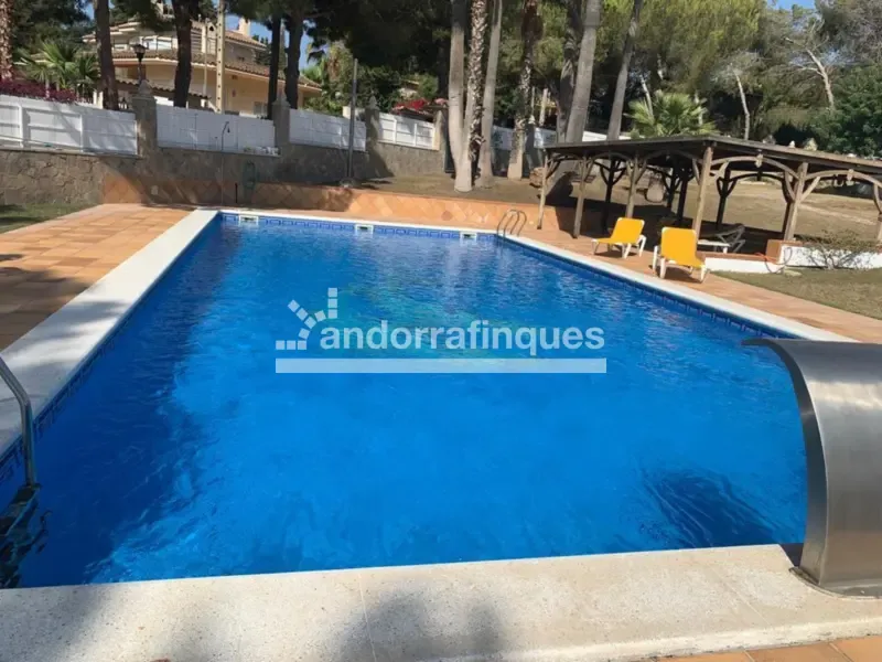 Piscine - Luxury Chalet with Pool in Urbanisation Berà