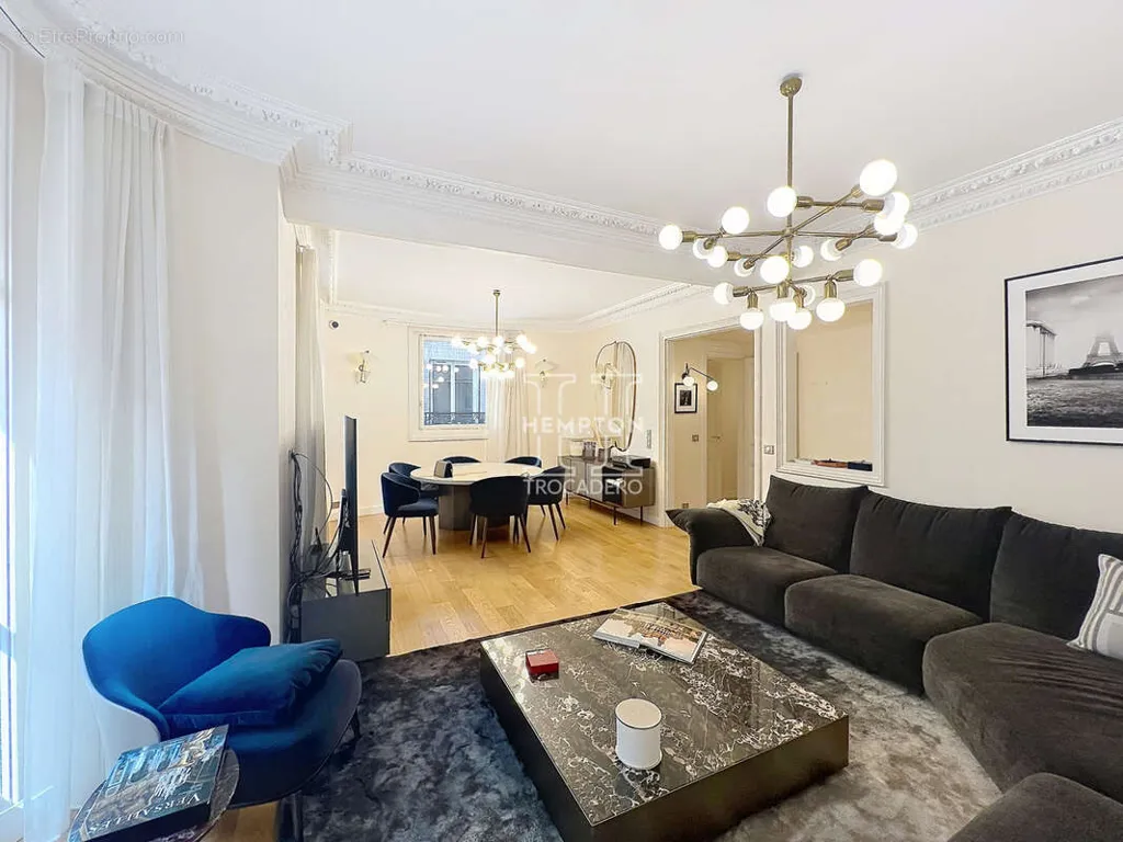 Living Room - 4-Piece Apartment with Balcony in Passy