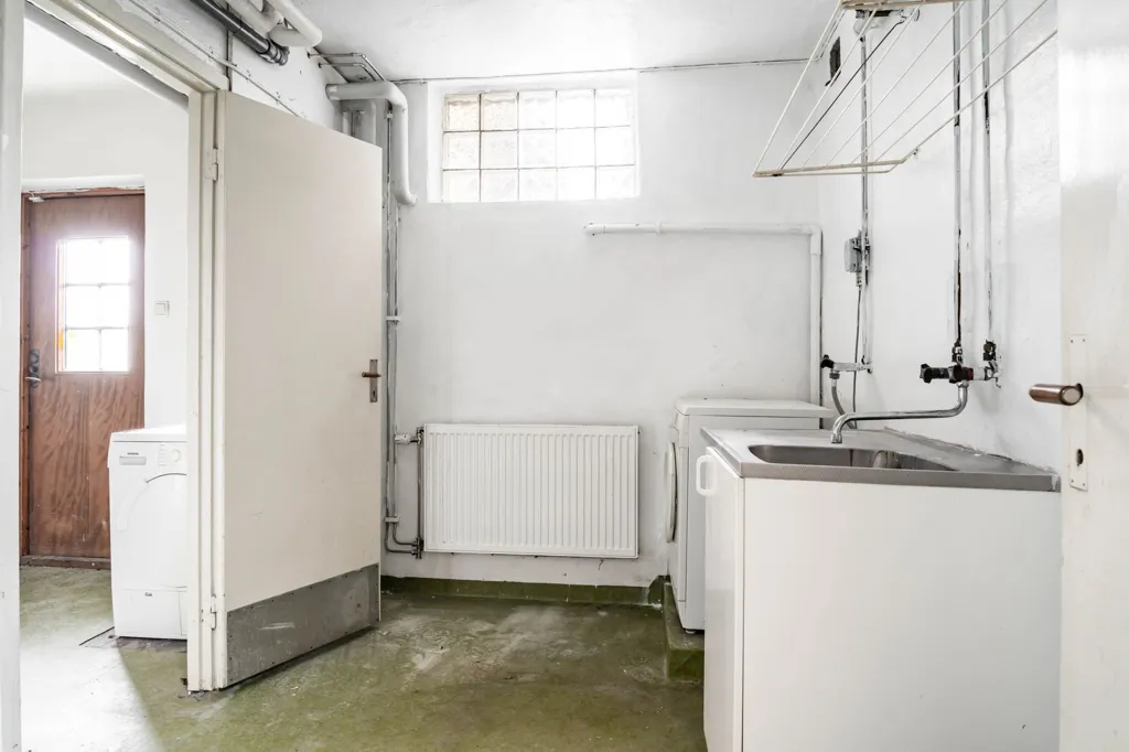 Pesuköök - Renovated Brick House with Potential in Glimåkra