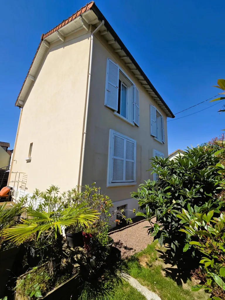 Extérieur - Maison Individuelle avec Hauteurs de Plafond à Savigny-sur-Orge
