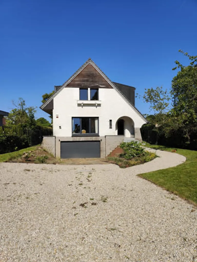 Välivaade - Architect-Designed Villa with Garden in Waterloo-Faubourg