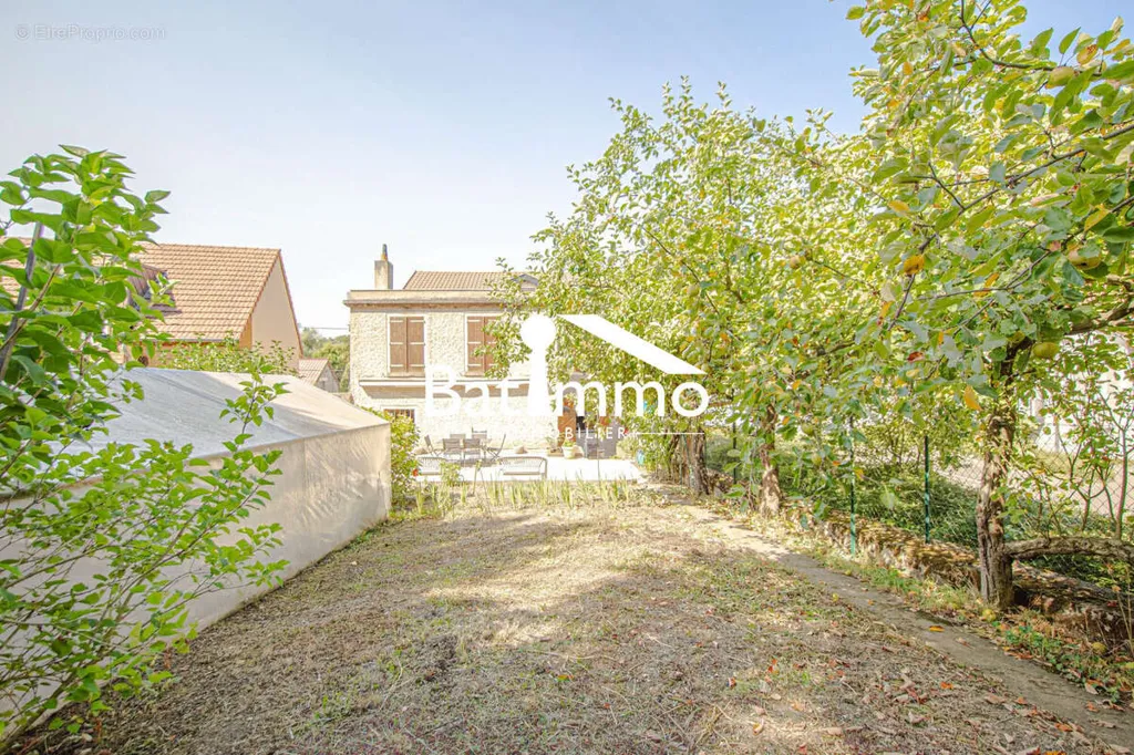 7-toaline maja asukohas Corny-Sur-Moselle