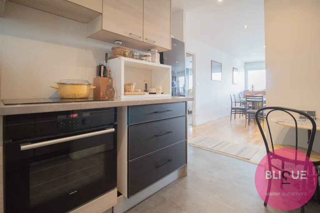 Köök - Apartment with Panoramic View in Nancy Centre