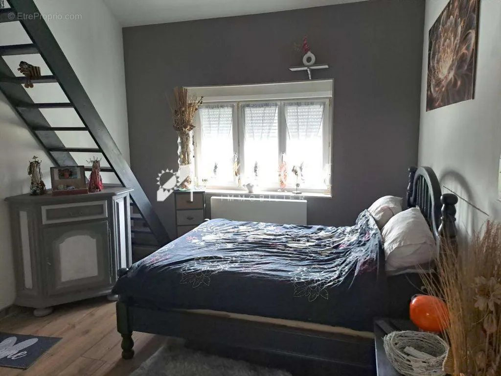 Chambres - Maison Individuelle avec Jardin à Vendin-le-Vieil