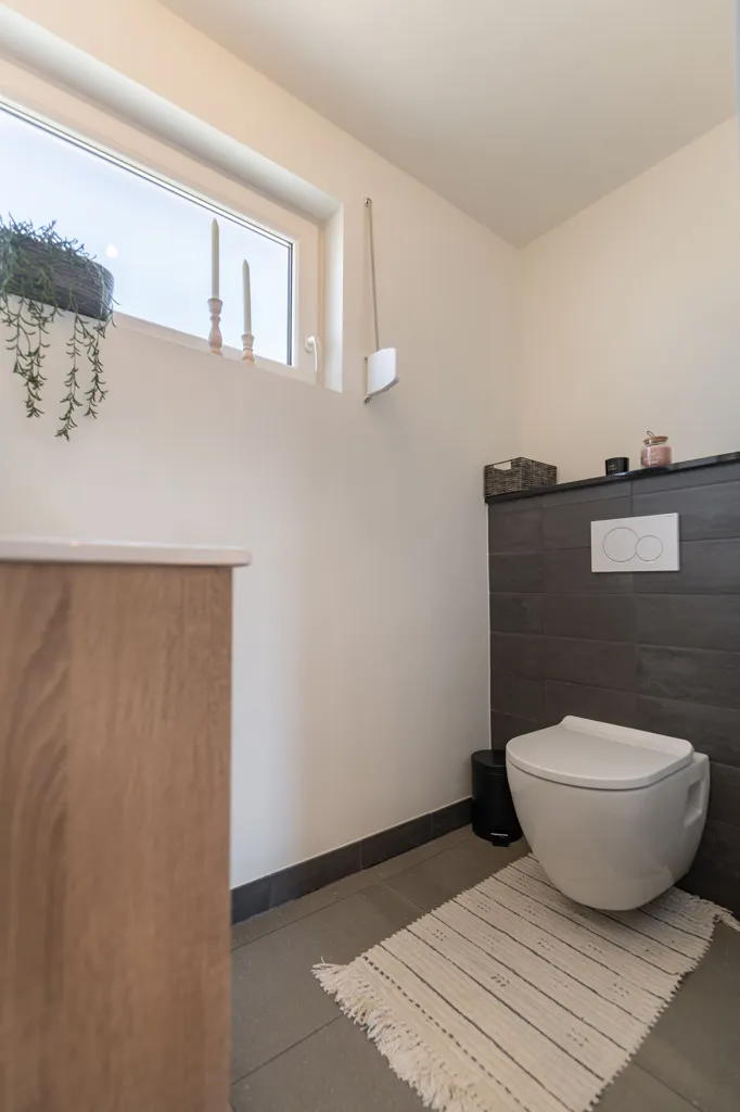 Salles de bain - Maison 8 pièces à Grevenbicht