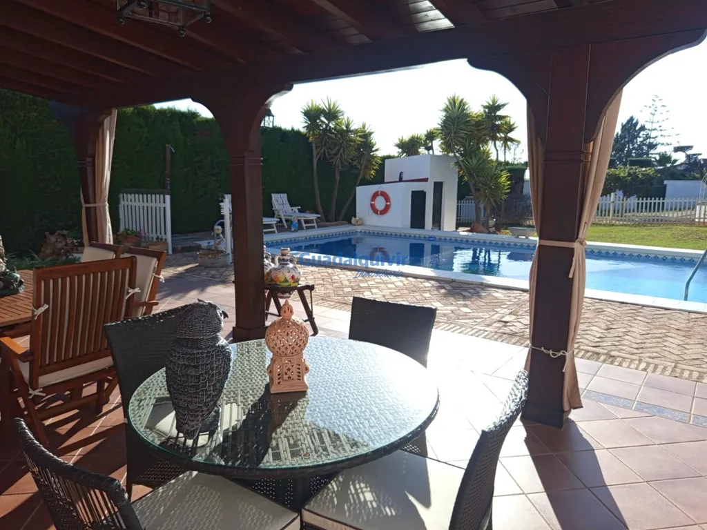 Pool - Independent Chalet with Pool in Cerros de Montequinto