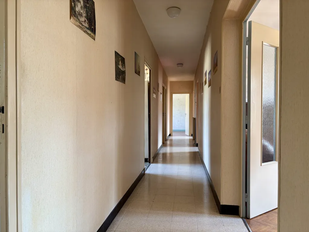 Entrée - Maison de Ville avec Balcon à Tournus