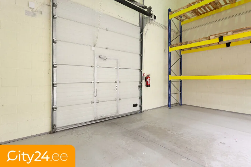 Garage - Stock-Office Space with Retail in Peetri