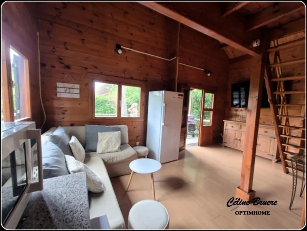 Elutuba - Chalet with South-Facing Terrace in Juziers