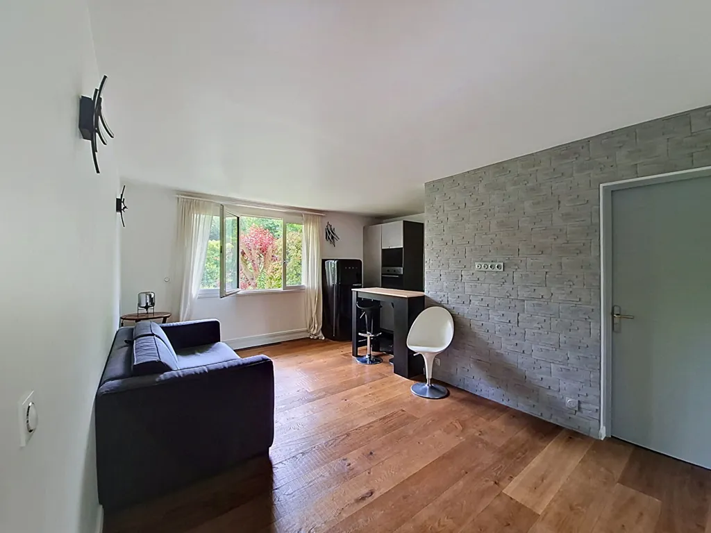 Séjour - Appartement 2 Pièces avec Jardin Proche RER B à Cachan