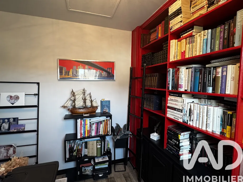 Kabinet - Charming Townhouse with Garden in Bondy