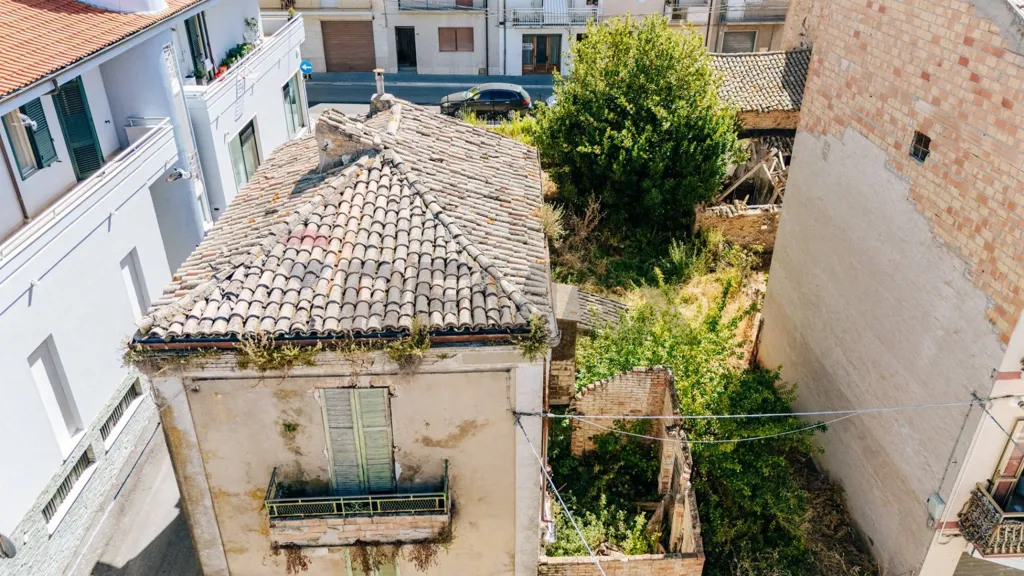 Vue aérienne - Rustic Building for Renovation in Cupello