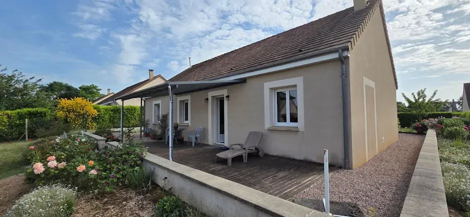 Extérieur - Maison de Plain-Pied avec Terrasse à Commeaux