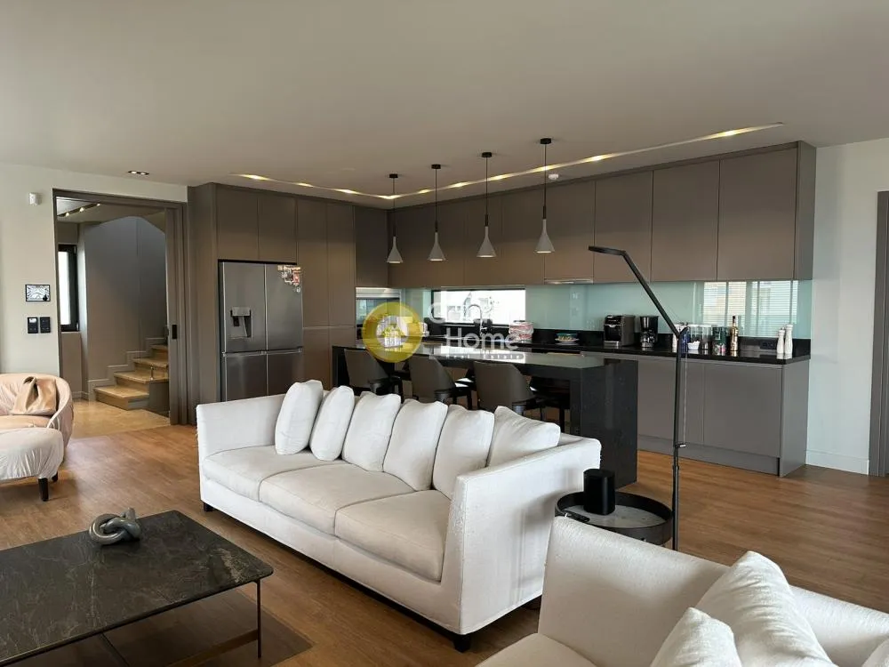 Appartement 10 pièces à GR
