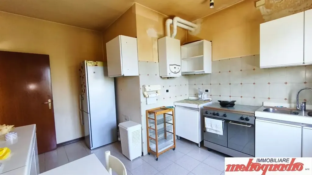 Köök - Spacious Apartment with Triple Exposure in Galliera