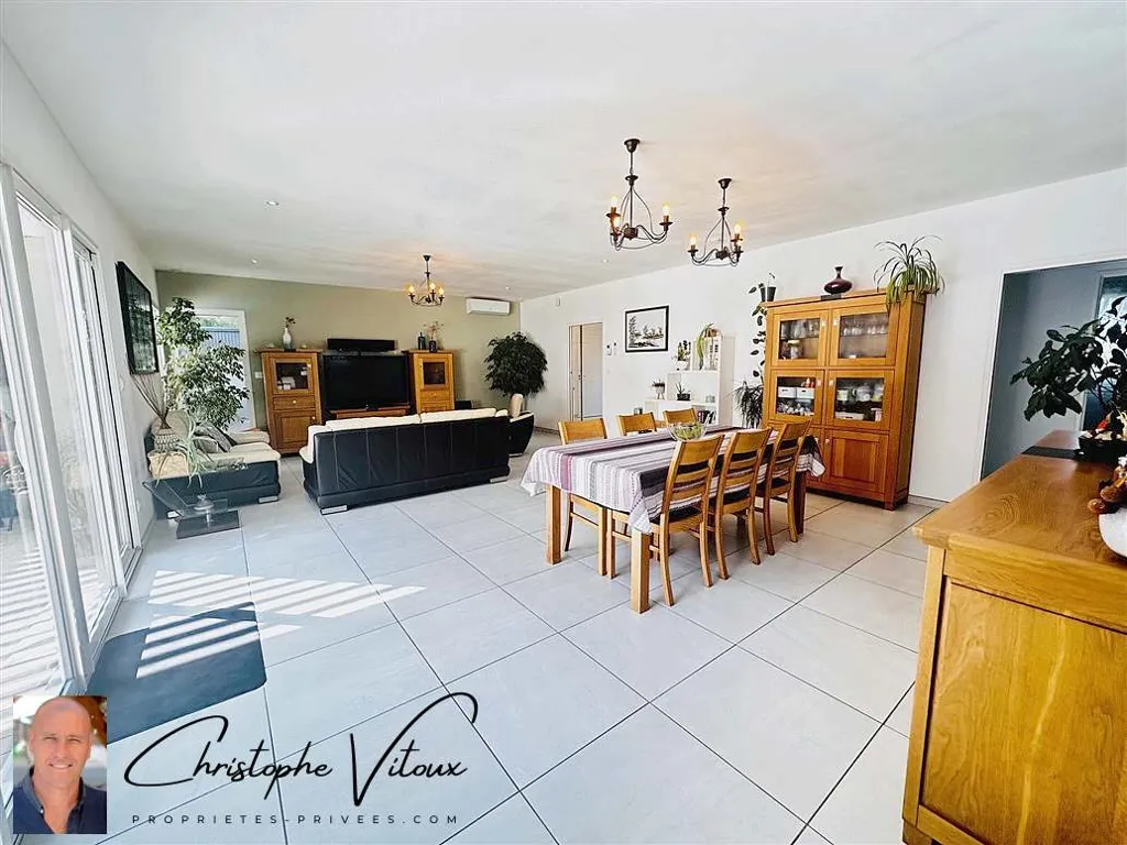 Sala da pranzo - Contemporary Villa with Pool in Palaja