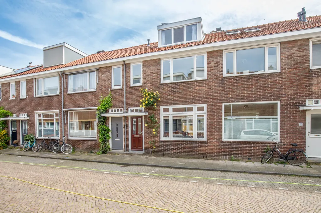 Extérieur - Modernised Townhouse with Rooftop Space in Gouda