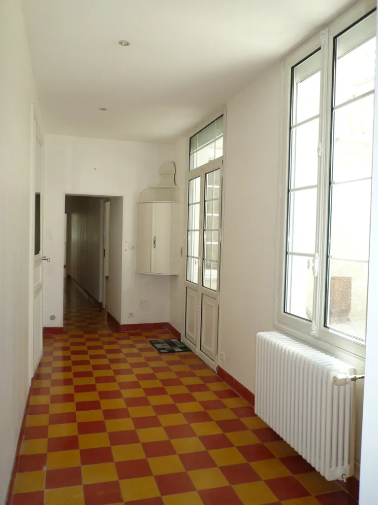 Entrée - Appartement de Caractère avec 2 Salles d'Eau à Cognac