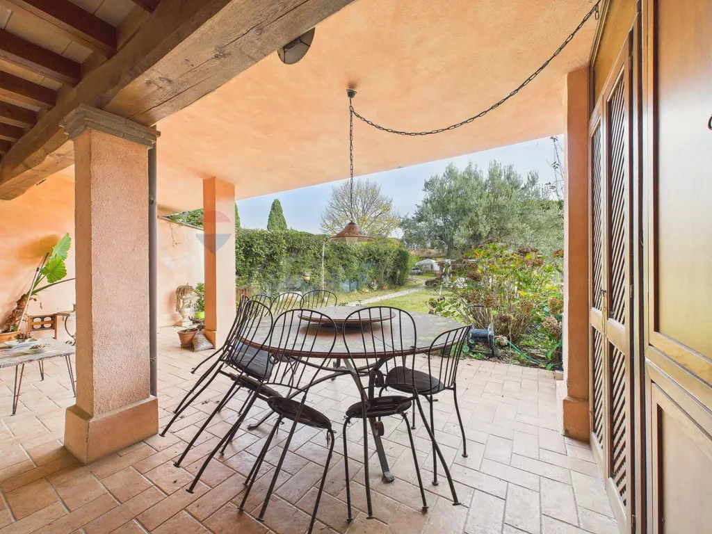 Terrazza - Rustic-Style Semi-Detached Villa in Formello