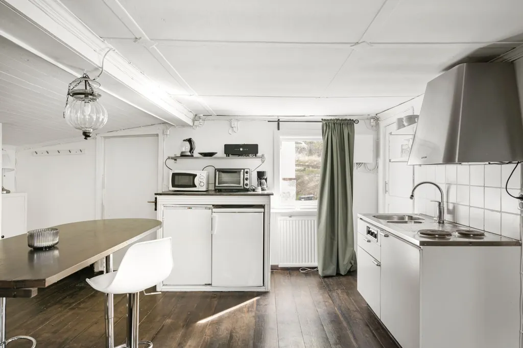 Cuisine - Three-Unit Property with Garden in Stäket