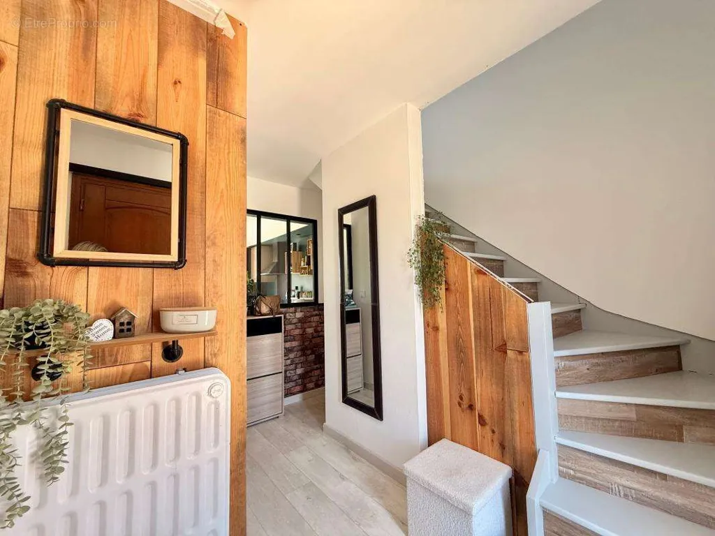 Toad - Bright Semi-Detached House with Garden in Genlis