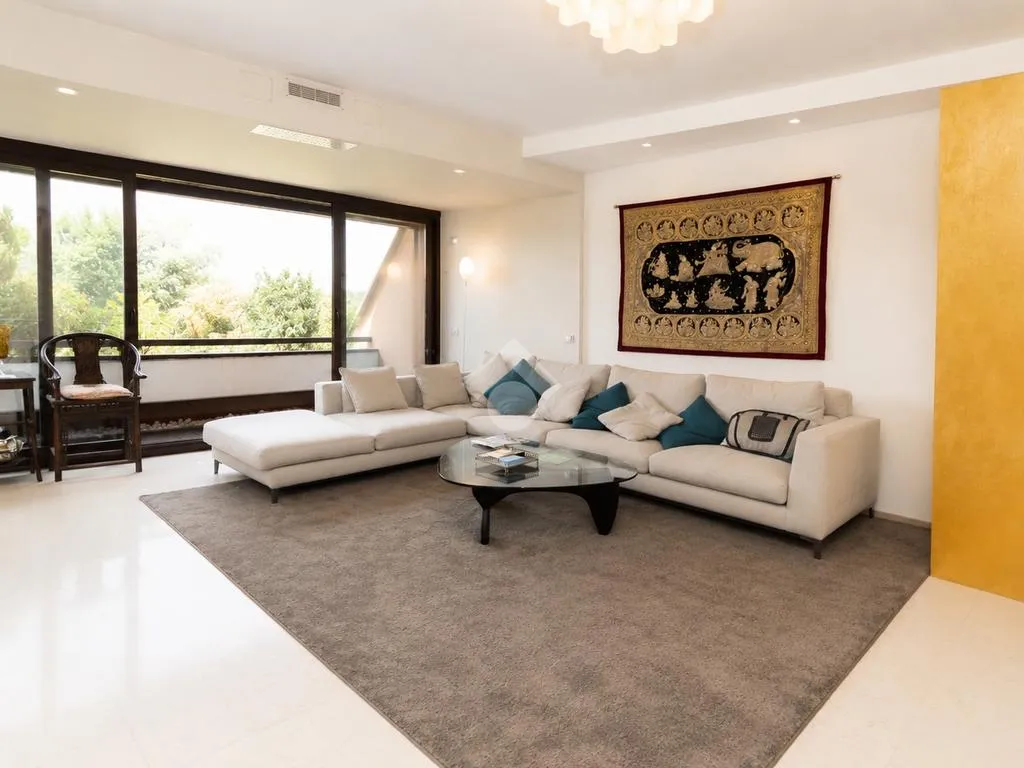 Soggiorno - Luxury Penthouse with Private Elevator in Basiglio