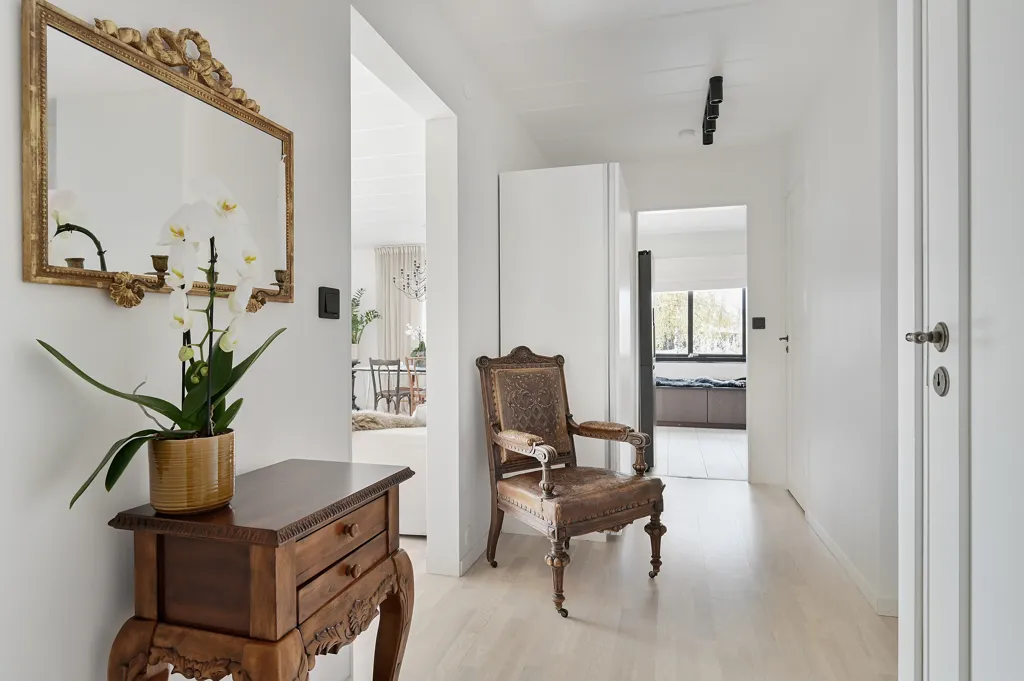Entrée - Fully Renovated Villa with Sunny Garden in Järfälla