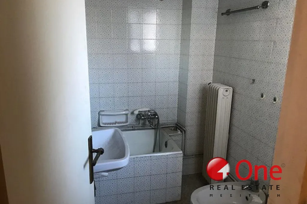 Bathrooms - Bright 1-Bed Apartment with View in Athens