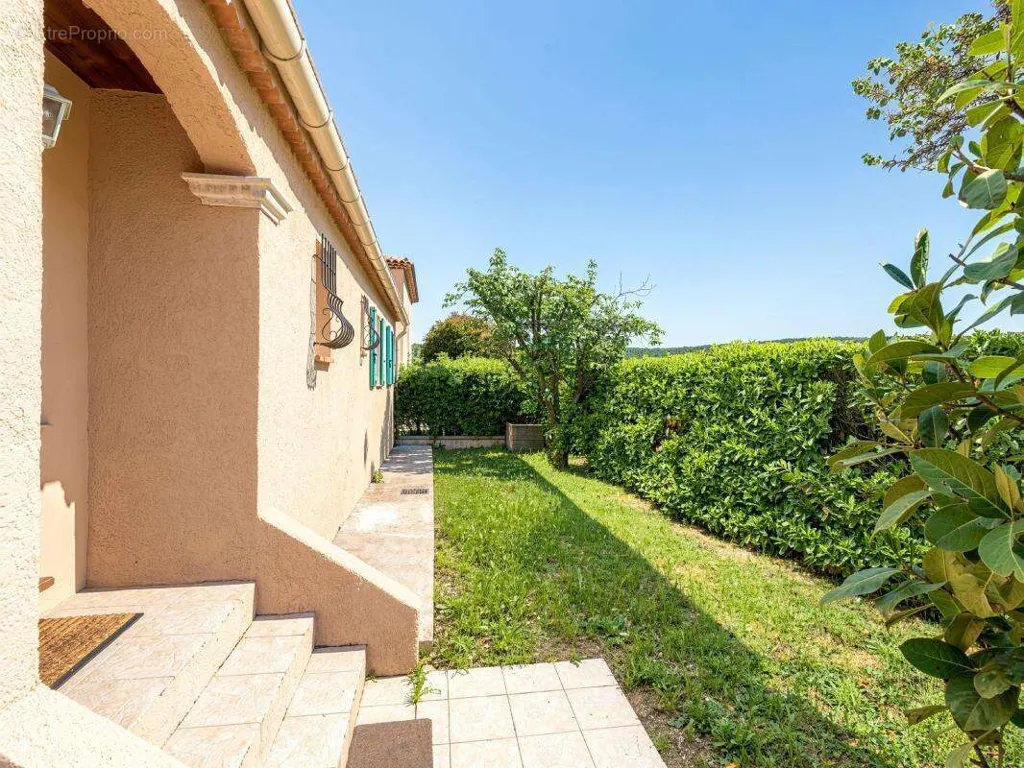 Aed - Ground Floor Villa with Pool in Provence