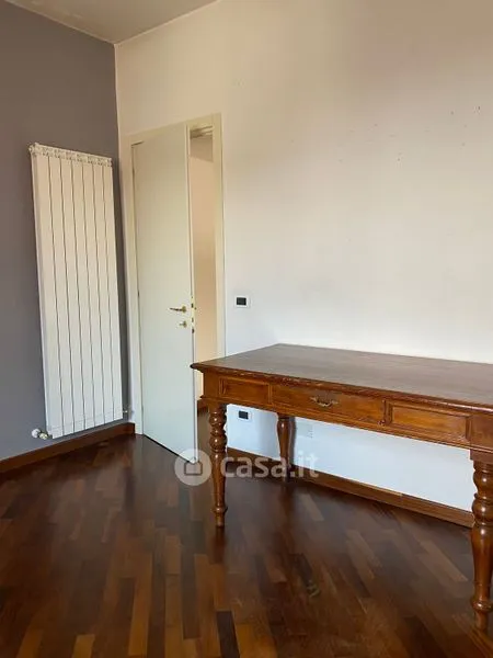 Bureau - Rustic Trilocale with Balcony in Piacenza