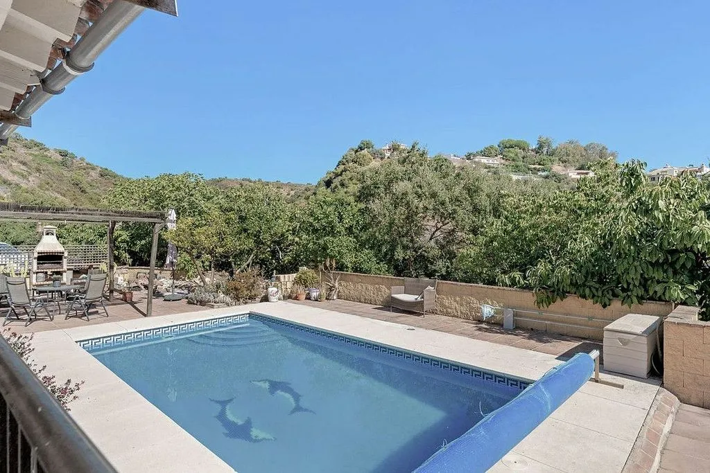 Bassein - Rural House with Pool in Estepona