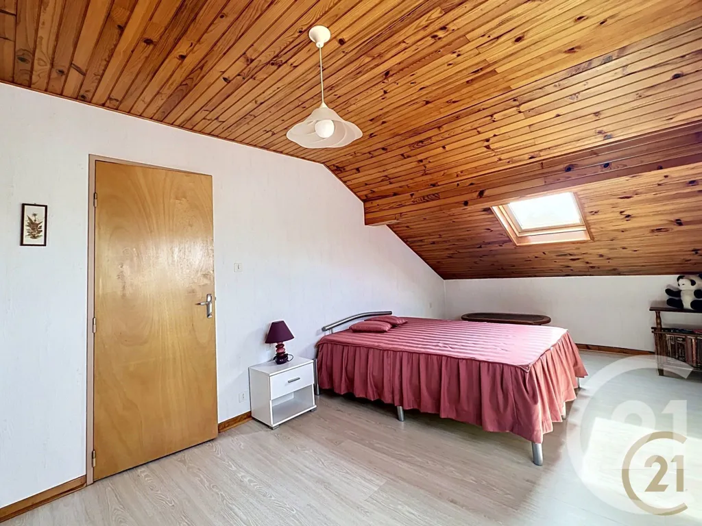 Magamistoad - Five-Piece House with Garden in Exincourt