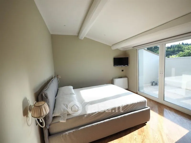 Magamistoad - Three-Bedroom Flat with Terrace in Florence