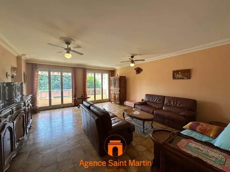 Elutuba - T4 Apartment with Balcony in Montélimar