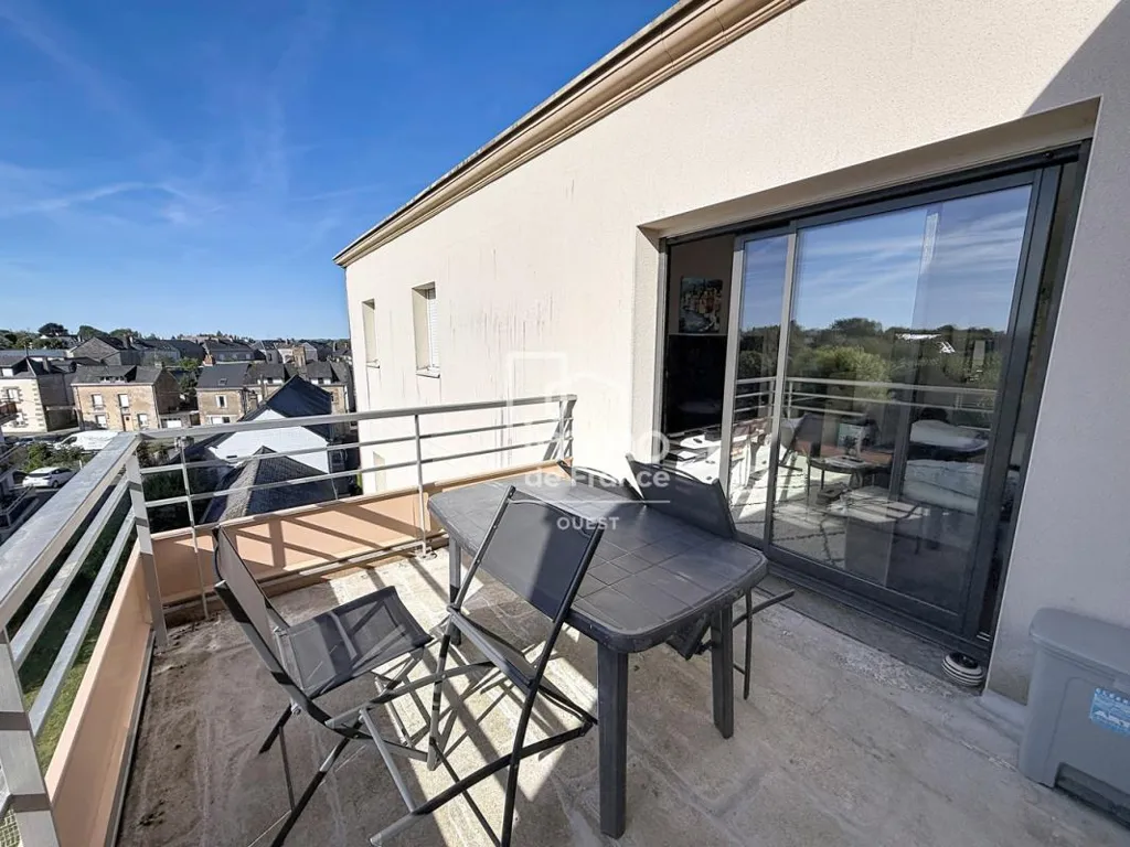 Balcon - Appartement 3 Pièces avec Parking à Mayenne